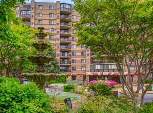 8370 Greensboro Dr APT 211, Mc Lean, VA 22102