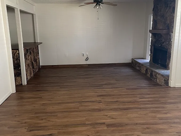1465 Westbrook Ave — Photo 2