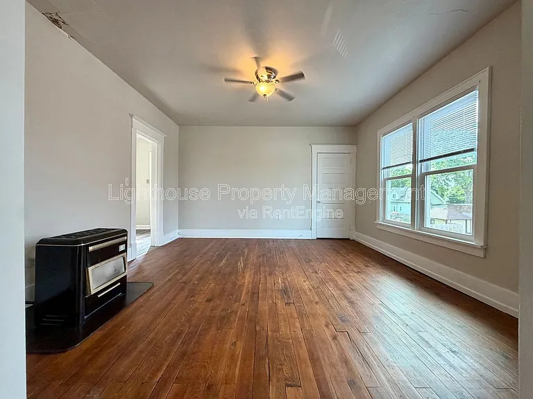 1242 Davis Ave NW — Photo 10