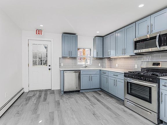 5th image of 154 Cortlandt St #2