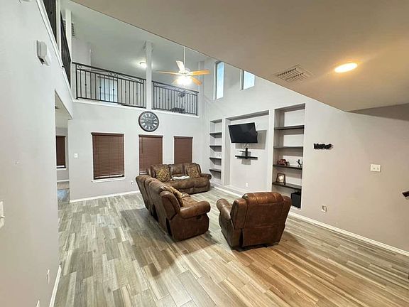 4th image of 2705 Shetland Dr