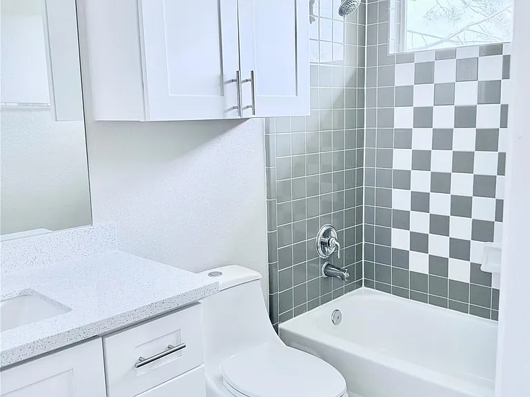 5711 Silver Bay Ct — Photo 23