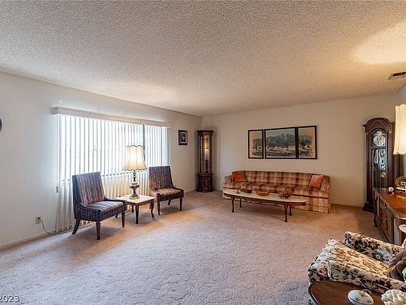 4th image of 311 E Kimberly Dr