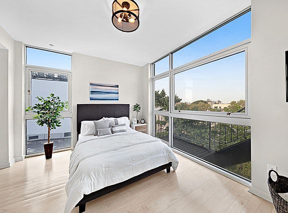 3rd image of 82 Guernsey St APT 4A