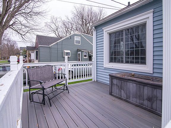 4th image of 150 Willowdale Dr