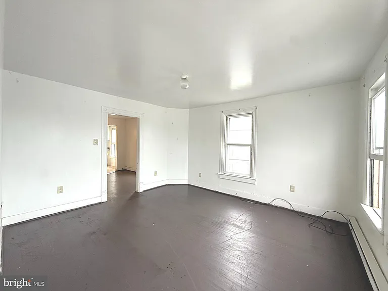 703 2nd St #B — Photo 6