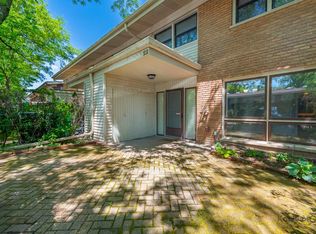 22 N Dee Rd #22, Park Ridge, IL 60068
