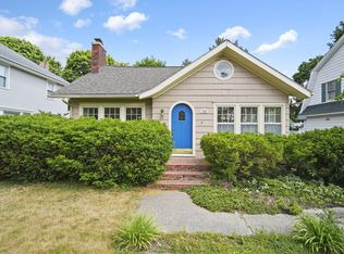 780 Oakridge Dr, Jackson, MI 49203