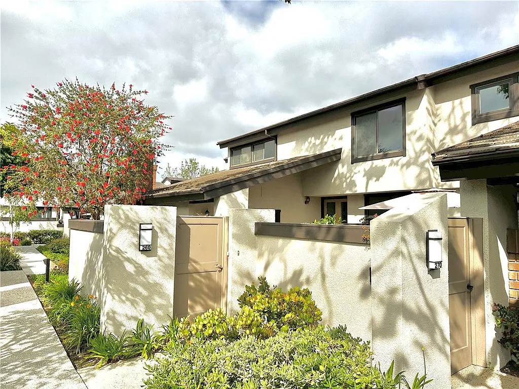 3 bed, 2077 sqft, $4,500 — Photo 1