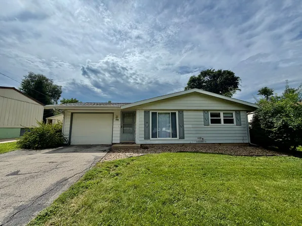1240 Dogwood Ln, Bloomington, IL 61704