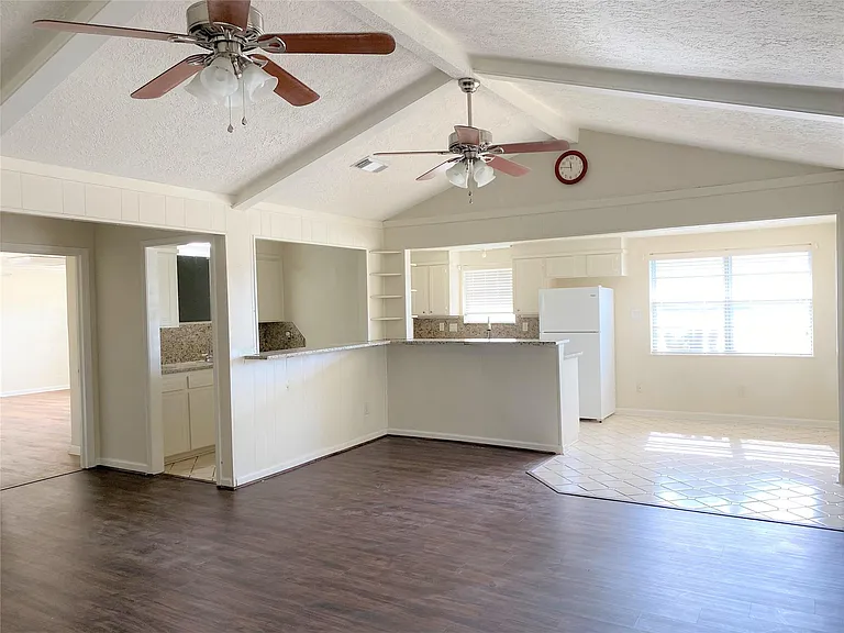 803 Dogwood St — Photo 10