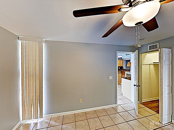 3rd image of 865 Hibiscus Dr