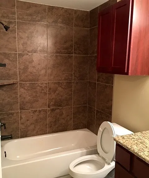 7001 Lipes Blvd — Photo 7