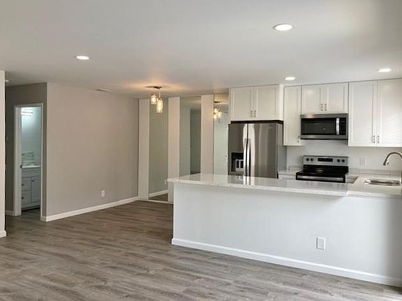 Kitchen & Dining Area