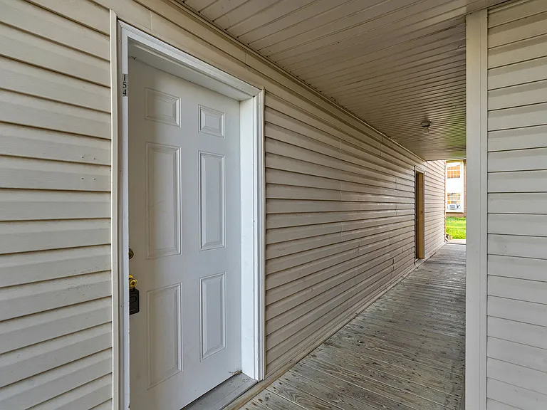 Deerbrooke Estates — Photo 4