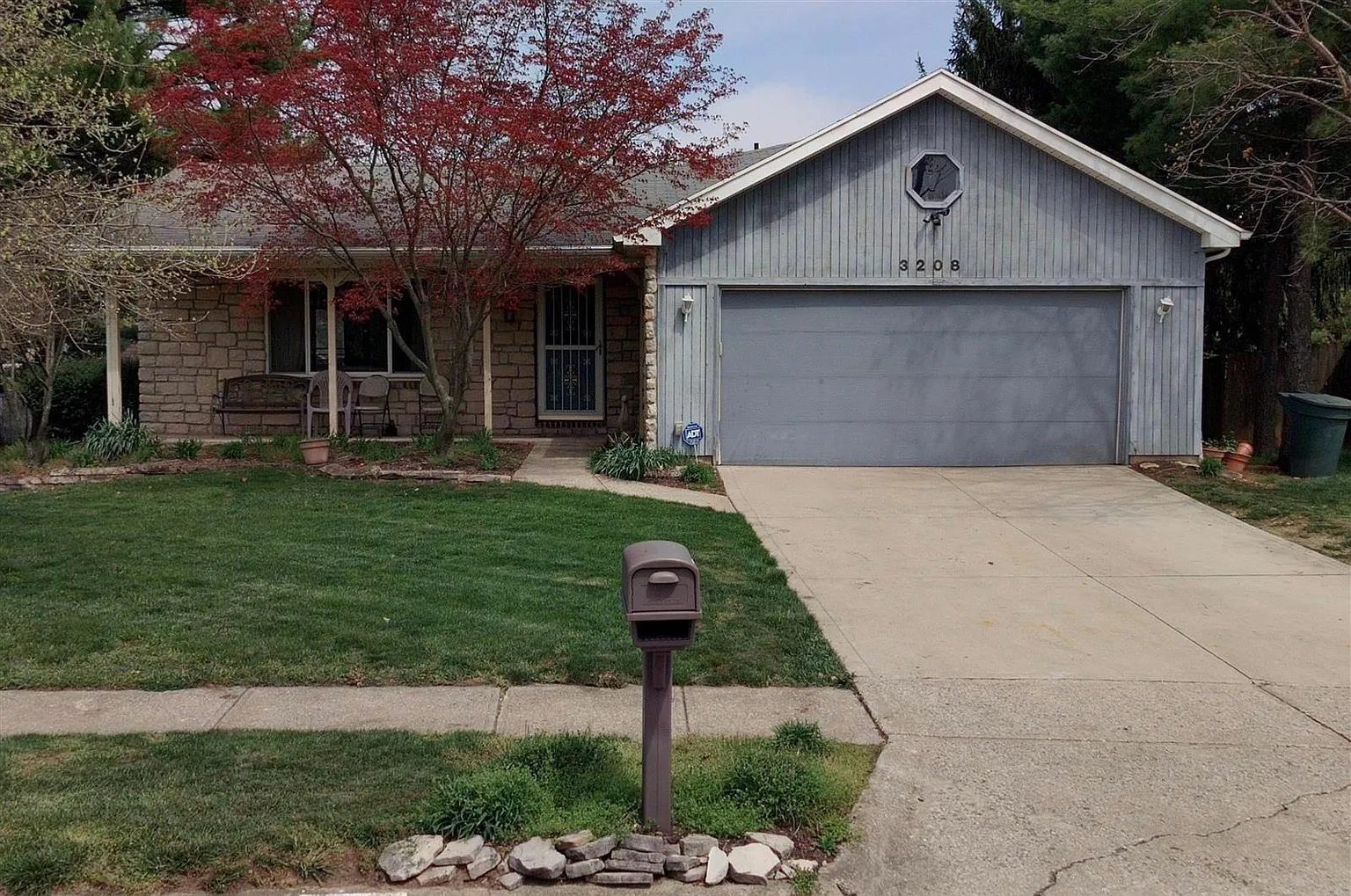 3208 Adirondack Ave photo 1