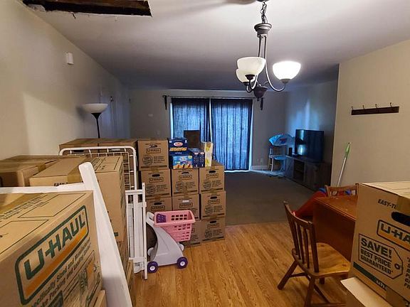 3rd image of 211 College Park Dr