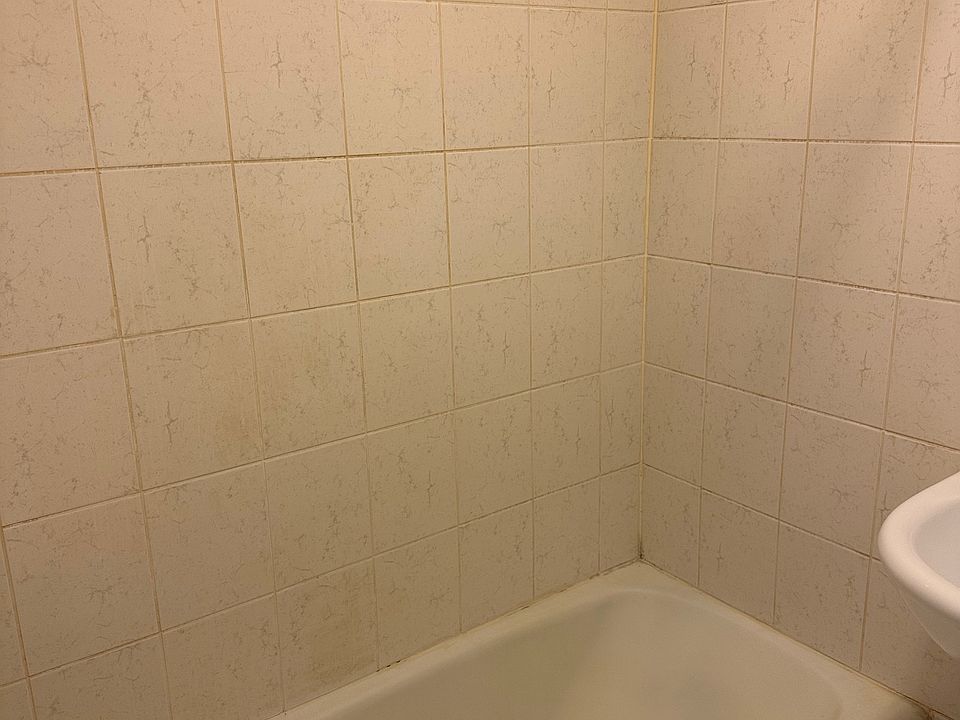 shower/tub