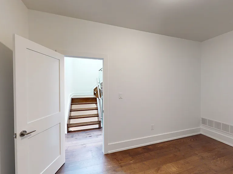 24 Kennedy Ave #UPPER — Photo 28