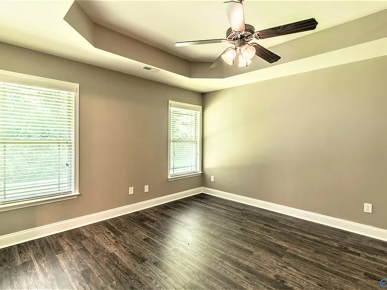 5021 Montauk Trl SE — Photo 7