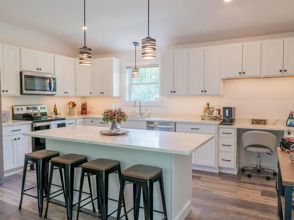 650 Parker Farm Road, Buxton, ME 04093