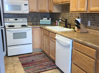 121 W Lakeside Ln, Centerville, UT 84014
