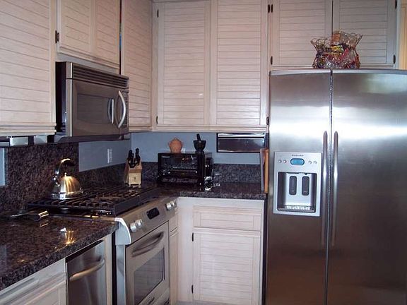 4th image of 2144 Los Feliz Dr