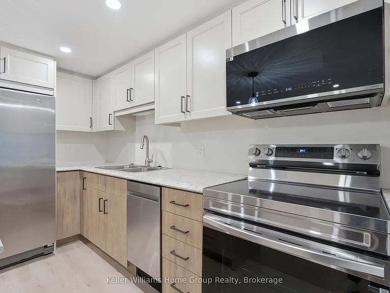 33 Milson Cres #LOWER — Photo 8