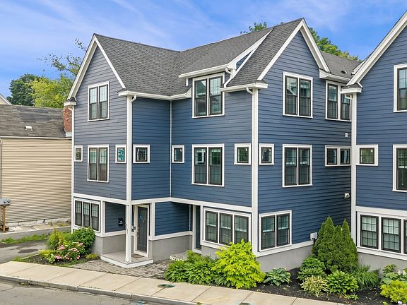2nd image of 331 Bridge St #2