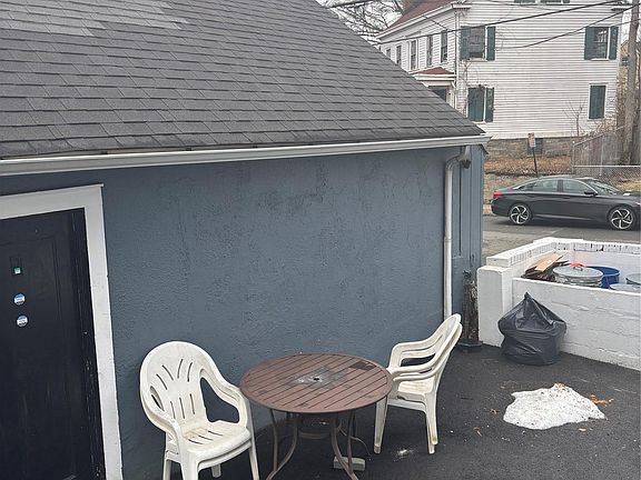 5th image of 302 S 5th Avenue