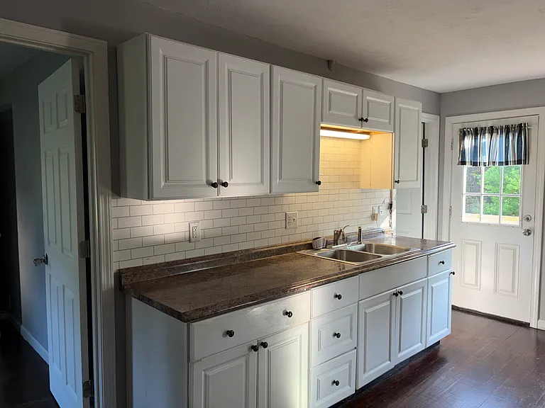588 W Hartford Ave #B — Photo 10