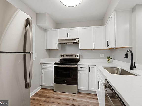 5th image of 14407 Turin Ln