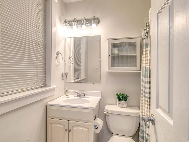 1102 Wesley Ave #1 — Photo 15