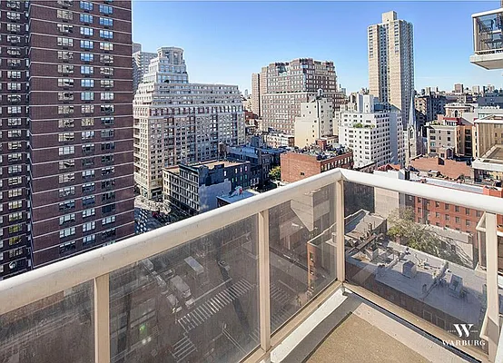 Rented by Warburg | media 12