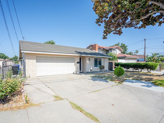3rd image of 5533 N Charlotte Ave