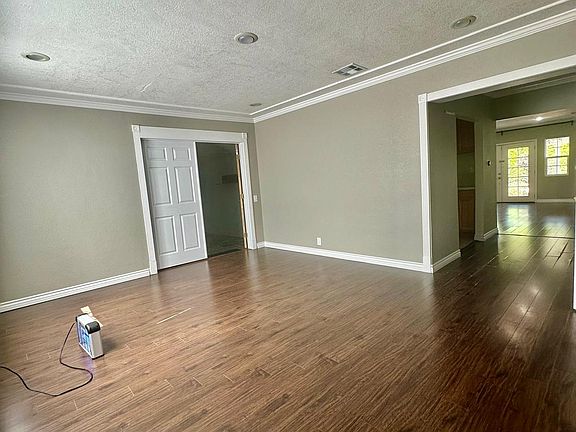 4th image of 6442 Wilkinson Ave