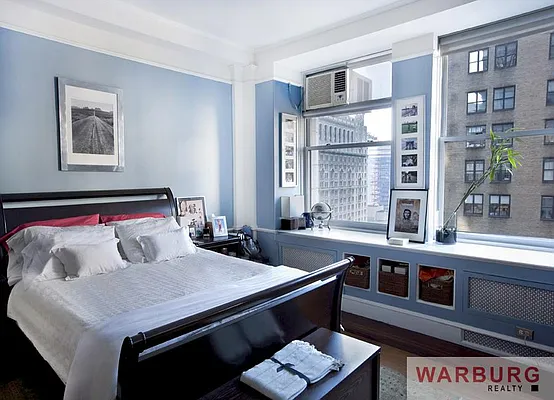 Sold by Warburg | media 6