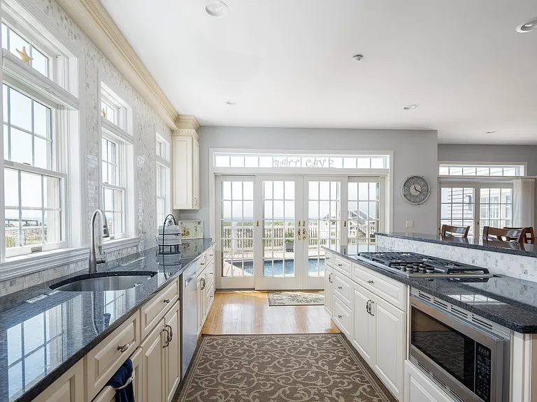 951 Dune Rd #A — Photo 10