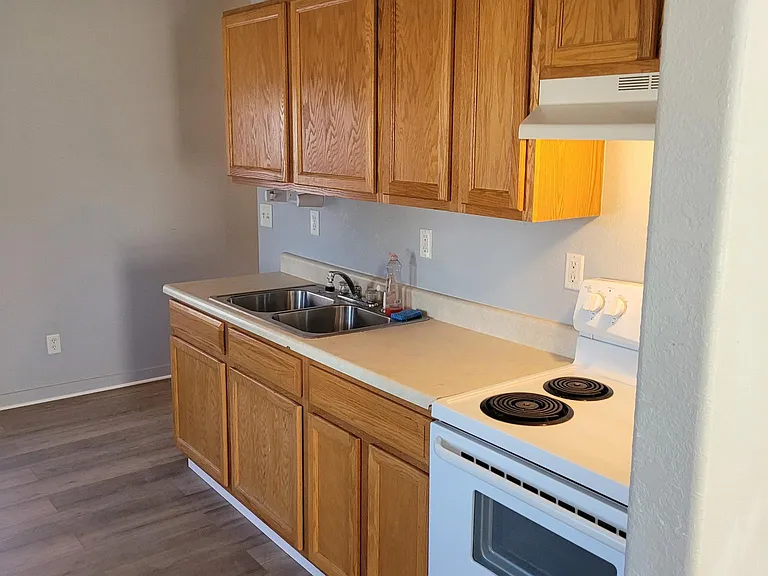 328 N 8th Ave — Photo 10