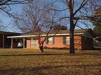 1st image of 105 E Walters Blvd
