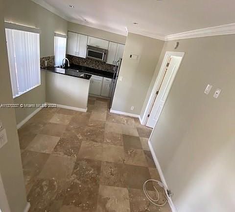 3rd image of 901 SE 2nd Ct APT 6