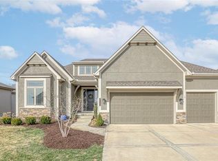 1136 SW Heather Dr, Lees Summit, MO 64081