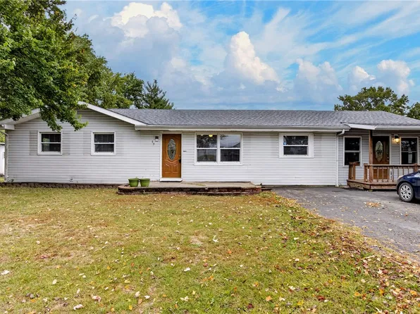 72 Apple Dr, Mattoon, IL 61938