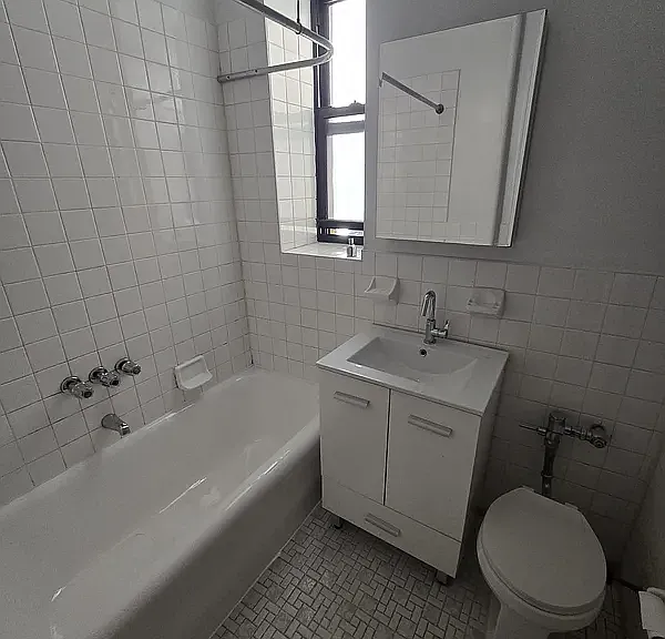 250 Ocean Pkwy #1K — Photo 5