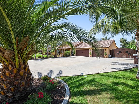 5th image of 32065 Manota Ct