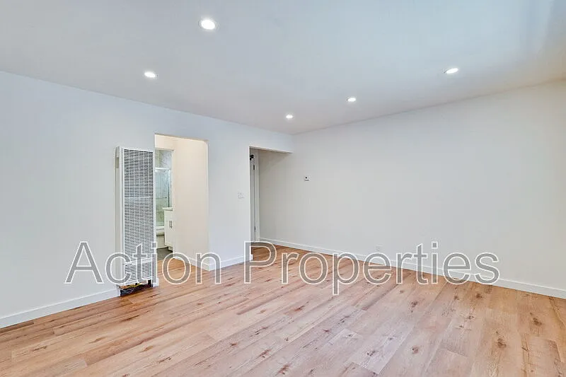 Building Photo - 2186 Carlmont Dr #7