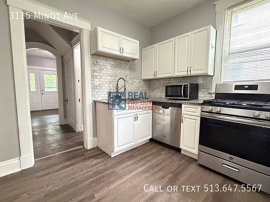 Spacious 4BR Home with Modern Amenities — Photo 3