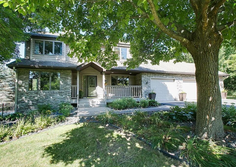 1st image of 2676 Oriole Ave N