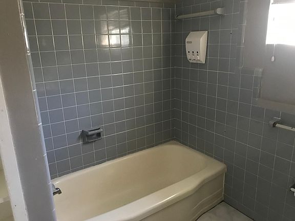 2nd image of 1016 Lake Bell Dr
