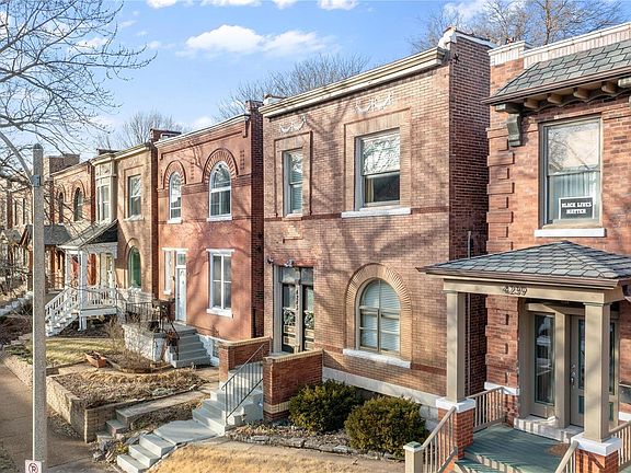 2nd image of 4243 Botanical Ave